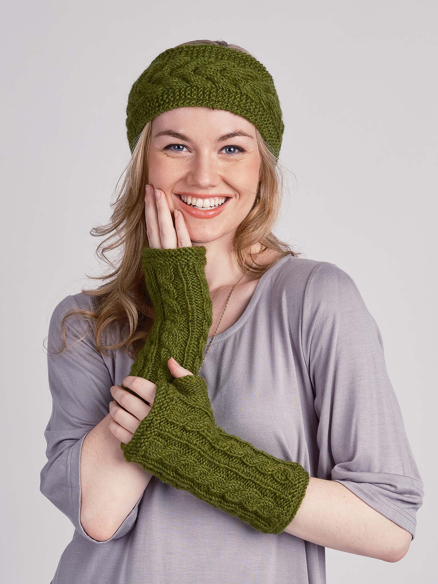 Cable Knit Handwarmer