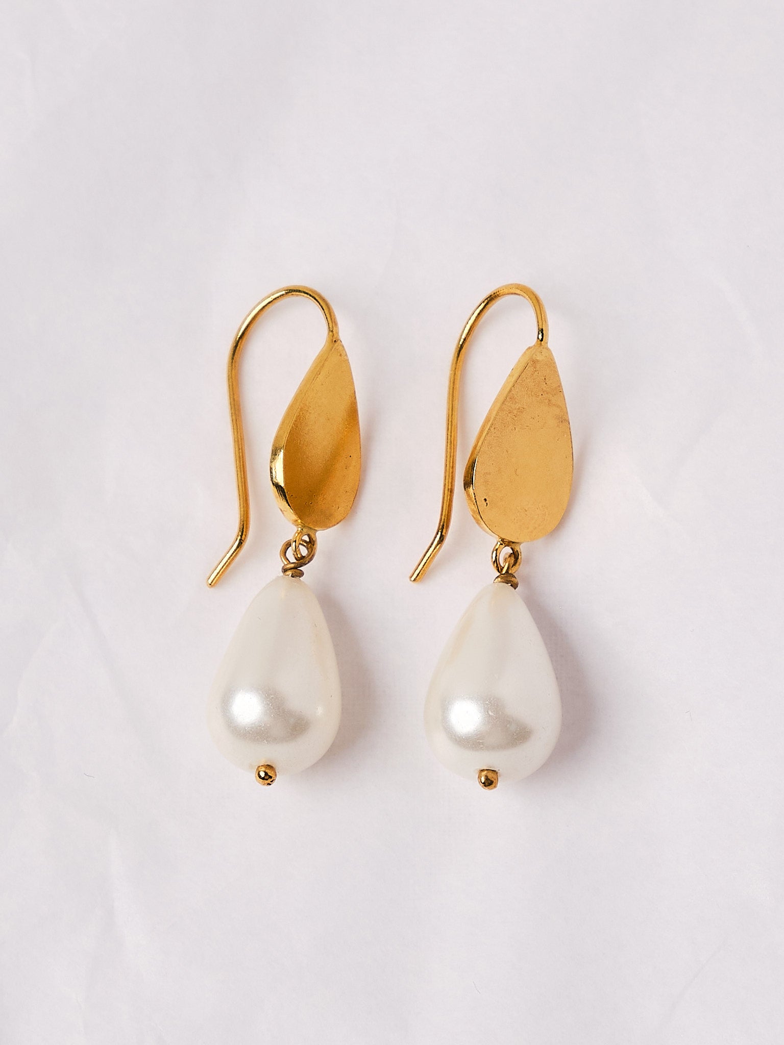 Dangle Pearl Earrings