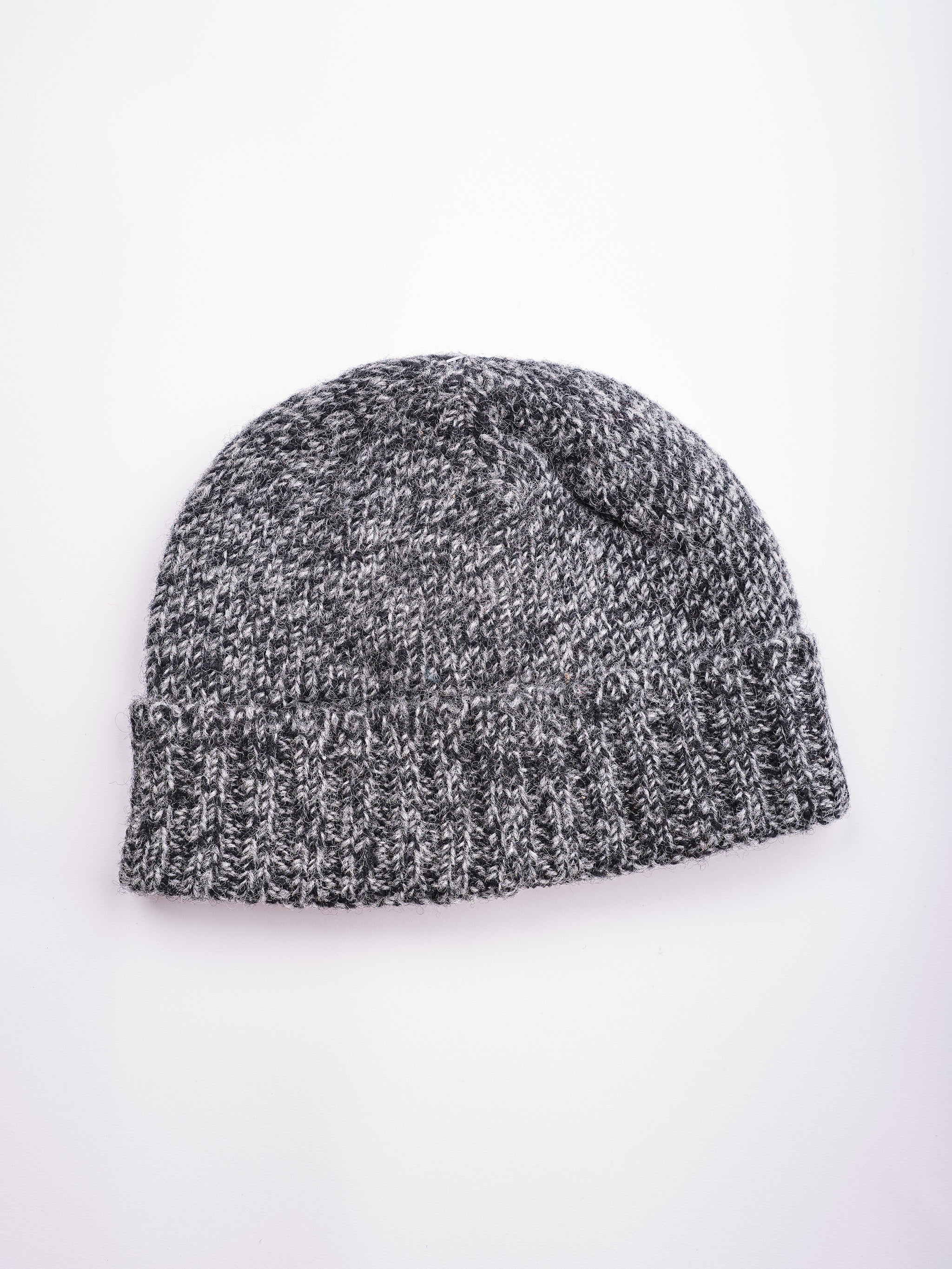 Ribbed Knit Beanie. KH81