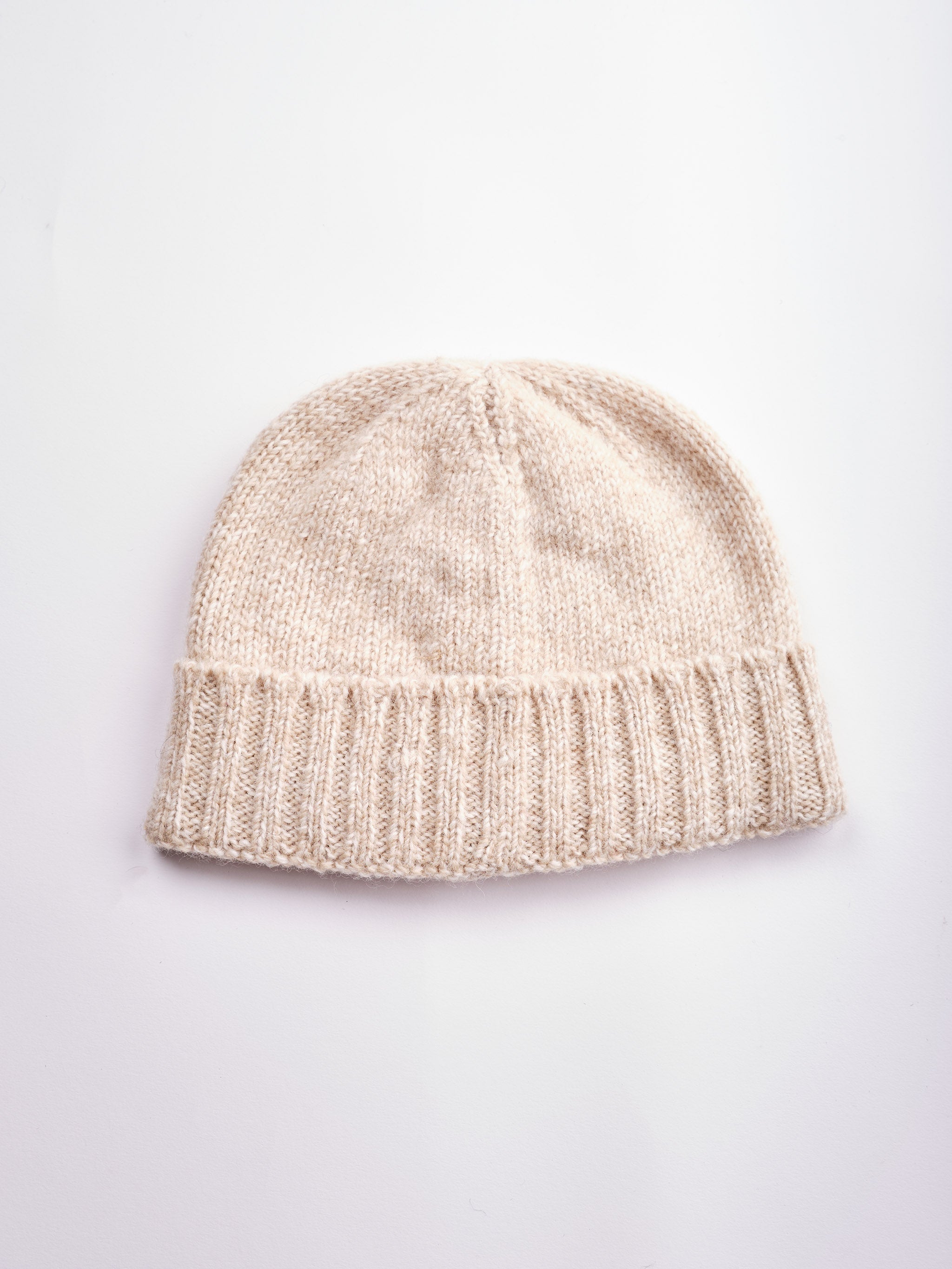 Ribbed Knit Beanie. KH81