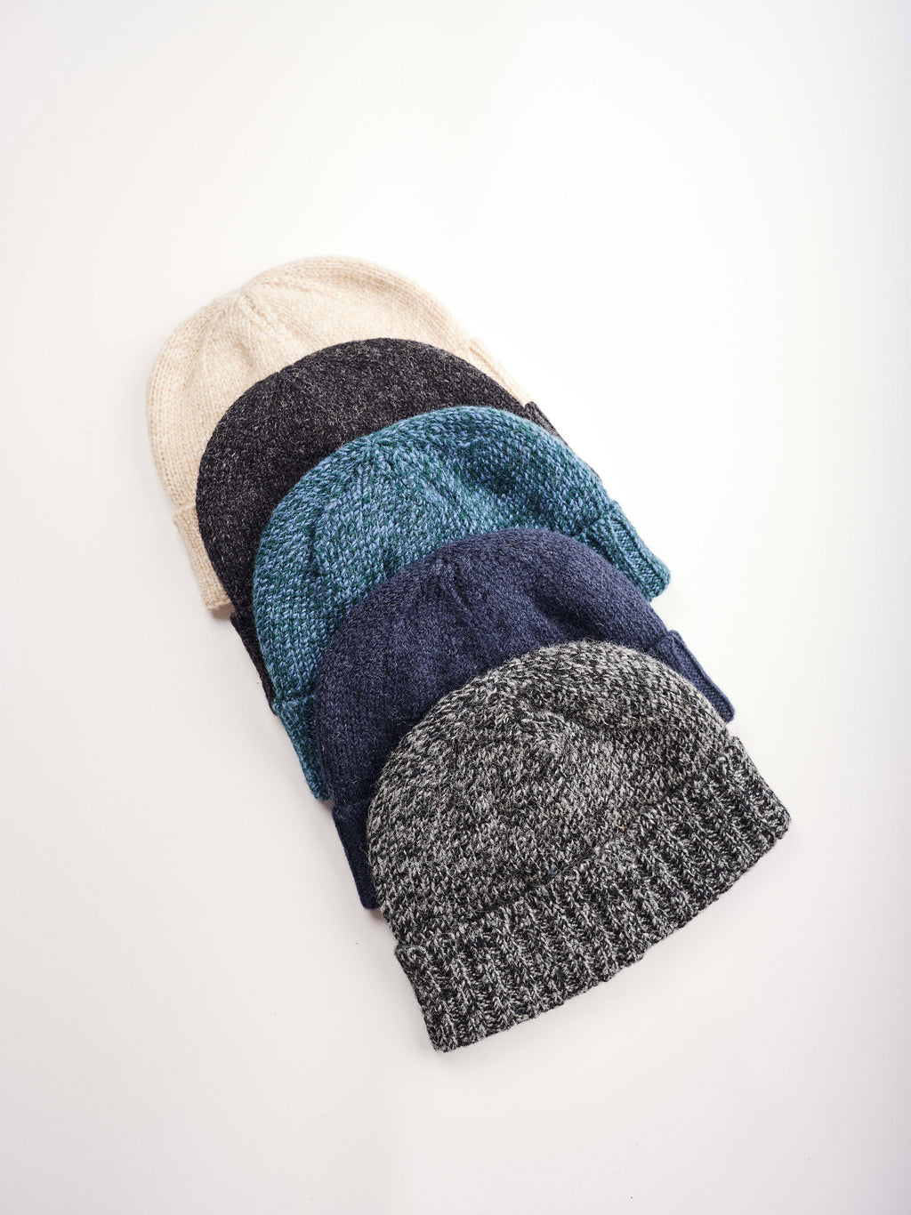 Ribbed Knit Beanie. KH81