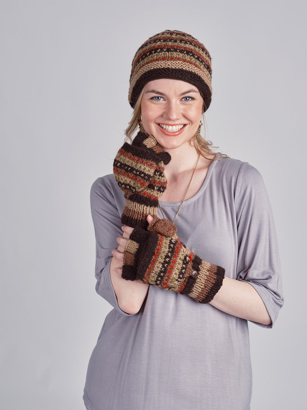 Multi colored Knit Glitten.